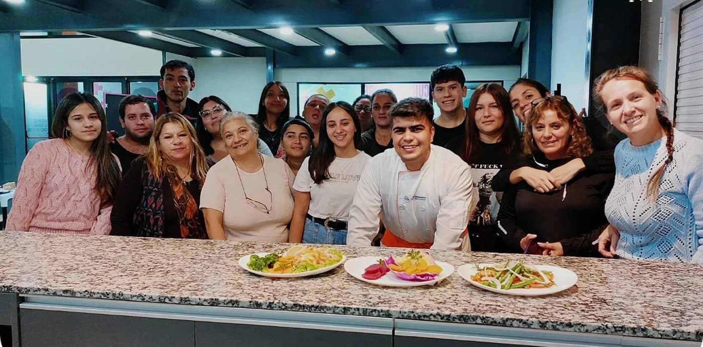 Alumnos y alumnas de Gerenciamiento Gatronómico sede Tilisarao.